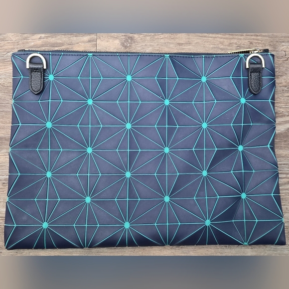 Sonovi Clutch/Crossbody Bag - Picture 10 of 11